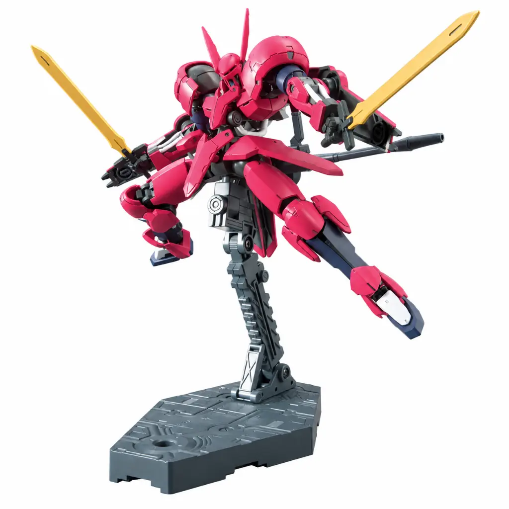 Mecha magenta aux deux sabres dorés.webp
